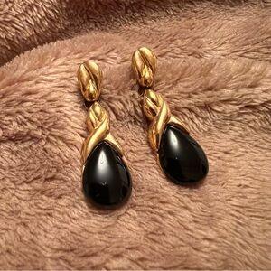 BUTLER Vintage Gold Dangle Drop Earrings with Black Onyx Teardrop Gemstone